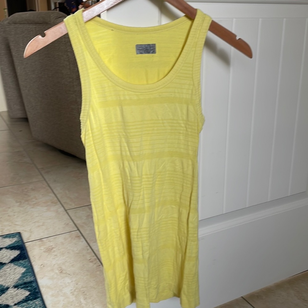 Athleta | Yellow Slim-Fit Tank | Flattering | XSmall
